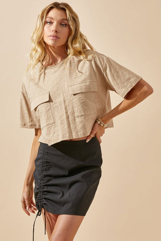 TAUPE CROPPED TEE WITH FRONT POCKETS
