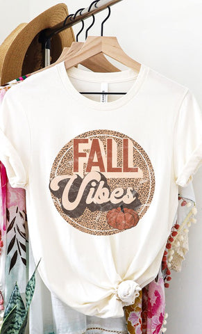 FEELIN' FALL VIBES TEE