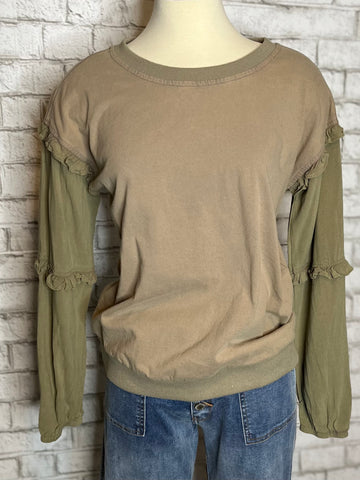 WASHED OLIVE RUFFLE SLEEVE TOP