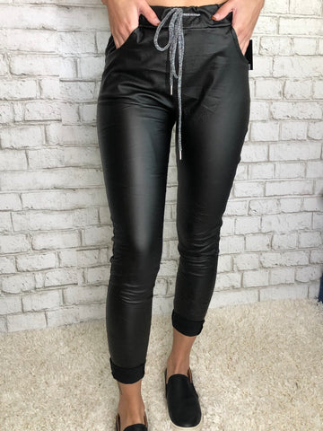 FAUX LEATHER CRINKLE JOGGER